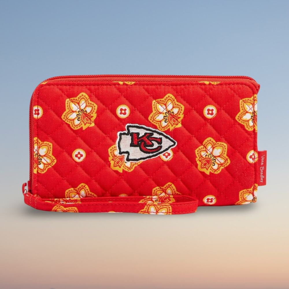 Vera Bradley NFL Kansas City Chiefs RFID Front Zip Wristlet Wallet Clutch NWT